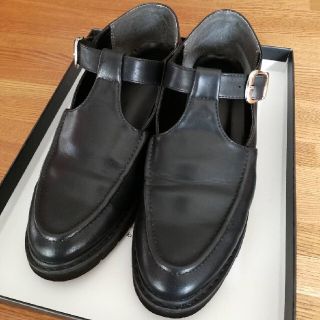 BY Tストラップ リサイクルレザー ローファー
