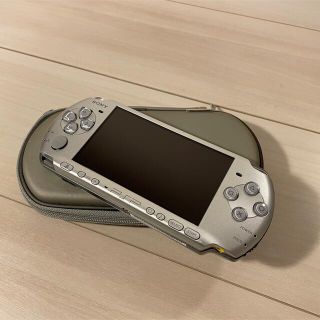 プレイステーションポータブル(PlayStation Portable)の【本体美品】PSP3000 シルバー　電池なし(携帯用ゲーム機本体)