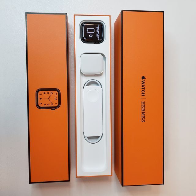 Hermes(エルメス)のApple Watch 6 HERMES 黒44mm AppleCare+ メンズの時計(腕時計(デジタル))の商品写真