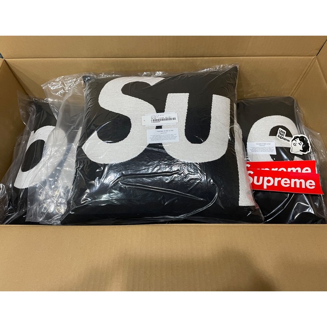 Supreme(シュプリーム)のSupreme®/Jules Pansu Pillows (Set of 3) インテリア/住まい/日用品のインテリア小物(クッション)の商品写真