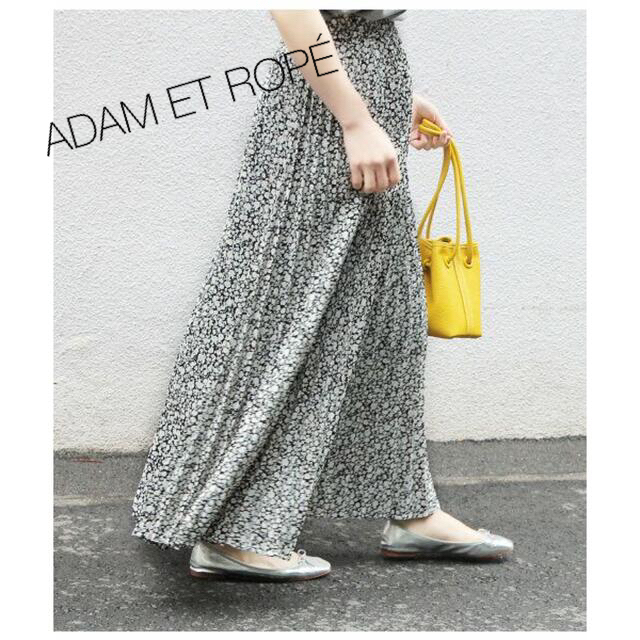 Adam et Rope'(アダムエロぺ)の【はるLOVE★様専用】アダムエロペ フラワーアコーディオンプリーツスカート レディースのスカート(ロングスカート)の商品写真