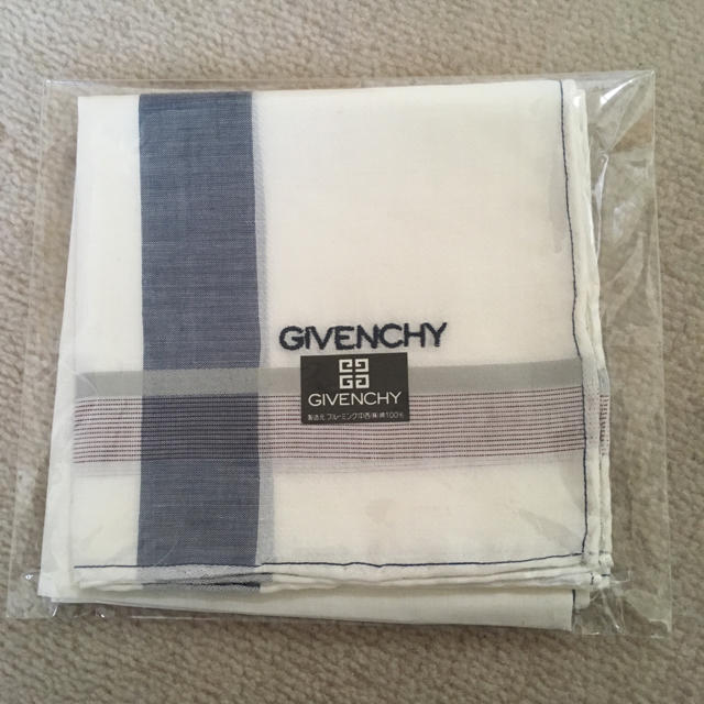 GIVENCHY(ジバンシィ)のGIVENCHYハンカチ メンズのファッション小物(ハンカチ/ポケットチーフ)の商品写真