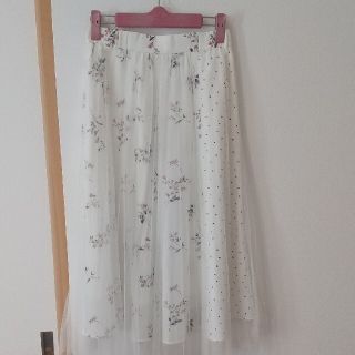 ジルバイジルスチュアート(JILL by JILLSTUART)のジルバイジルスチュアート フラワードットチュールスカート(ひざ丈スカート)