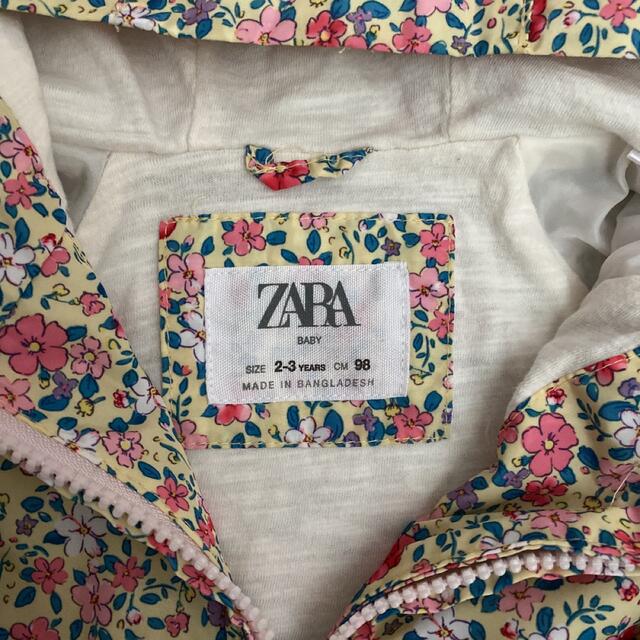 ZARA(ザラ)のZARA ウィンドブレーカー　アウター　花柄 キッズ/ベビー/マタニティのキッズ服女の子用(90cm~)(ジャケット/上着)の商品写真