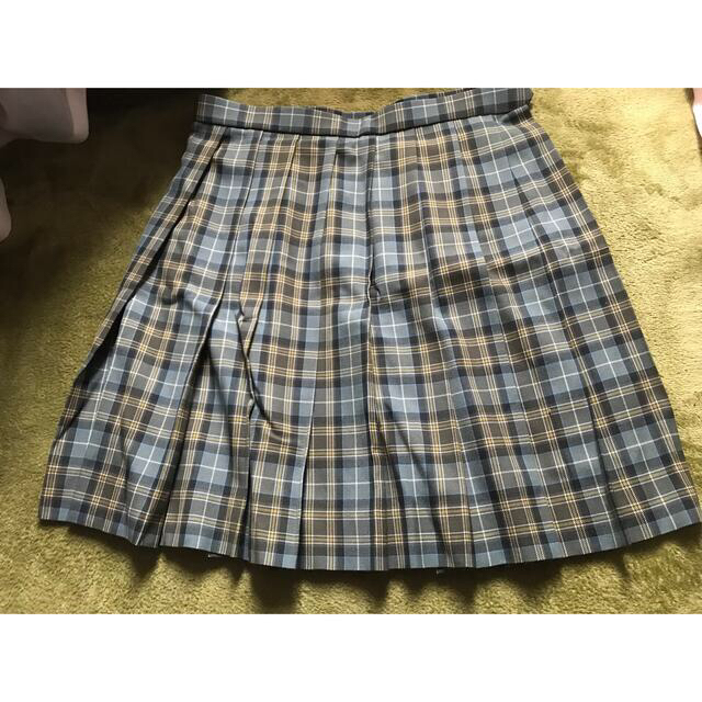 高校　制服　スカート