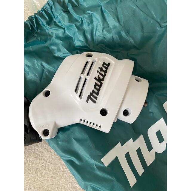 Makita(マキタ)のマキタ充電式草刈機MUR100D フルセット美品 インテリア/住まい/日用品のインテリア/住まい/日用品 その他(その他)の商品写真