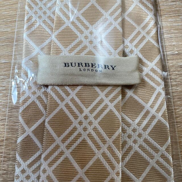 BURBERRY(バーバリー)のバーバリーロンドン  伊製 シルク チェック柄 ベージュ シルク  【美品】 メンズのファッション小物(ネクタイ)の商品写真