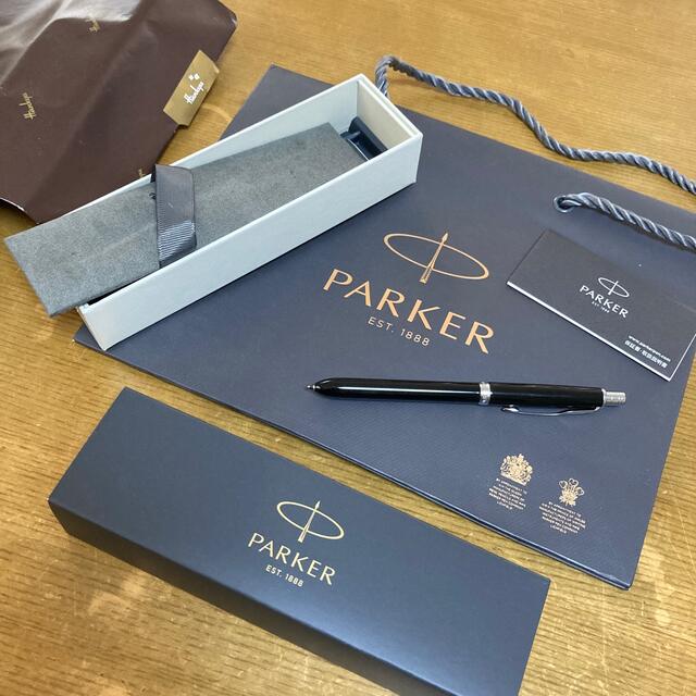 Parker(パーカー)のパーカー　ボールペン黒赤シャープペン新品 インテリア/住まい/日用品の文房具(ペン/マーカー)の商品写真