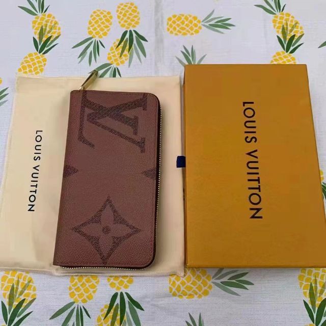 LOUIS VUITTON ルイヴィトン ジャイアント モノグラムウォレット財布