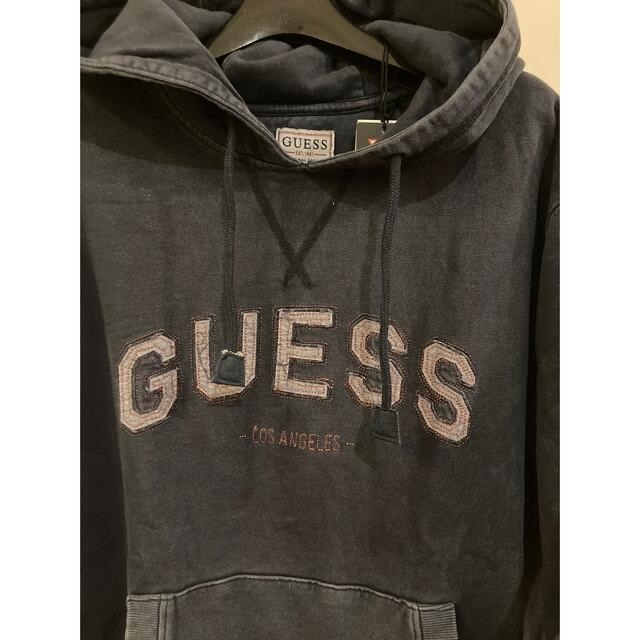 GUESS(ゲス)の新品未使用！　GUESS ゲス　スウェットパーカー　ネイビーS メンズのトップス(パーカー)の商品写真