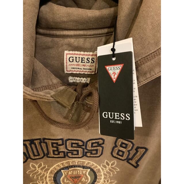 GUESS(ゲス)の新品未使用！　GUESS ゲス　スウェットパーカー　ブラウンXS メンズのトップス(パーカー)の商品写真