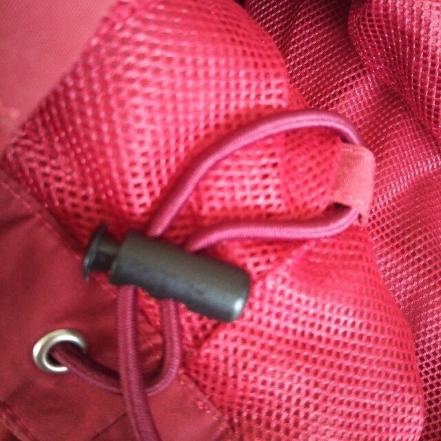 Ignio(イグニオ)のIGNIO  赤ジャンバー  M メンズのジャケット/アウター(ナイロンジャケット)の商品写真