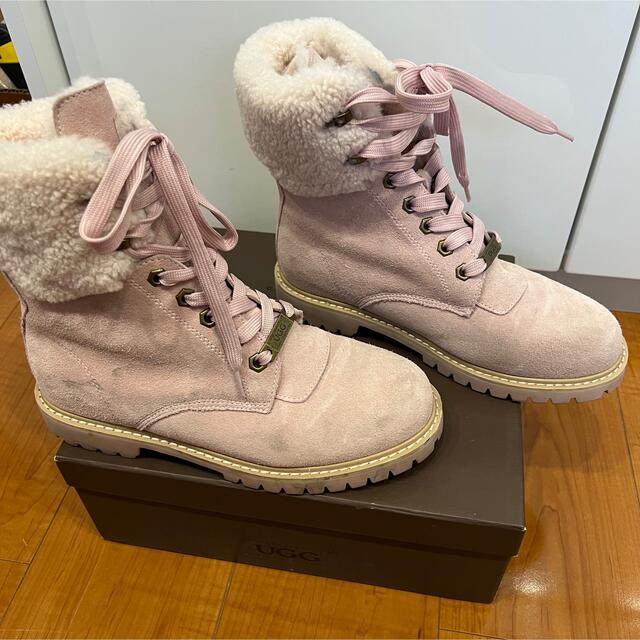 UGG(アグ)のUGG アグ　ピンクブーツ オーストラリア限定 レディースの靴/シューズ(ブーツ)の商品写真