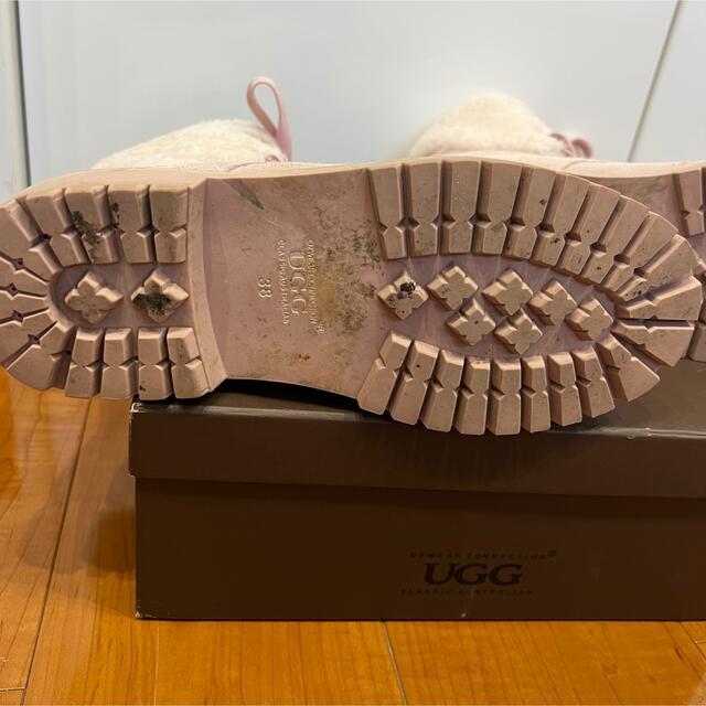 UGG(アグ)のUGG アグ　ピンクブーツ オーストラリア限定 レディースの靴/シューズ(ブーツ)の商品写真