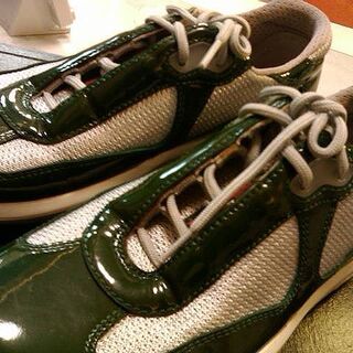 プラダ 靴（グリーン・カーキ/緑色系）の通販 100点以上 | PRADAを買う 