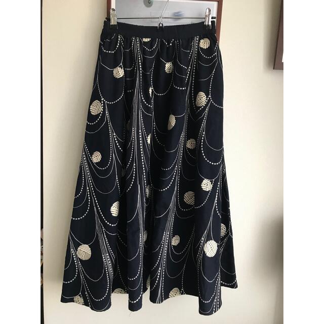マーブルシュッド marble sud 毛糸玉 刺繍 スカート ネイビー - ロング
