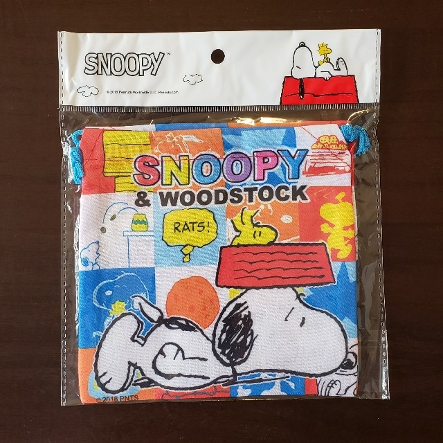 SNOOPY(スヌーピー)の【新品・未開封✨】スヌーピー(SNOOPY)　巾着袋　ポーチ　4種8枚セット エンタメ/ホビーのおもちゃ/ぬいぐるみ(キャラクターグッズ)の商品写真