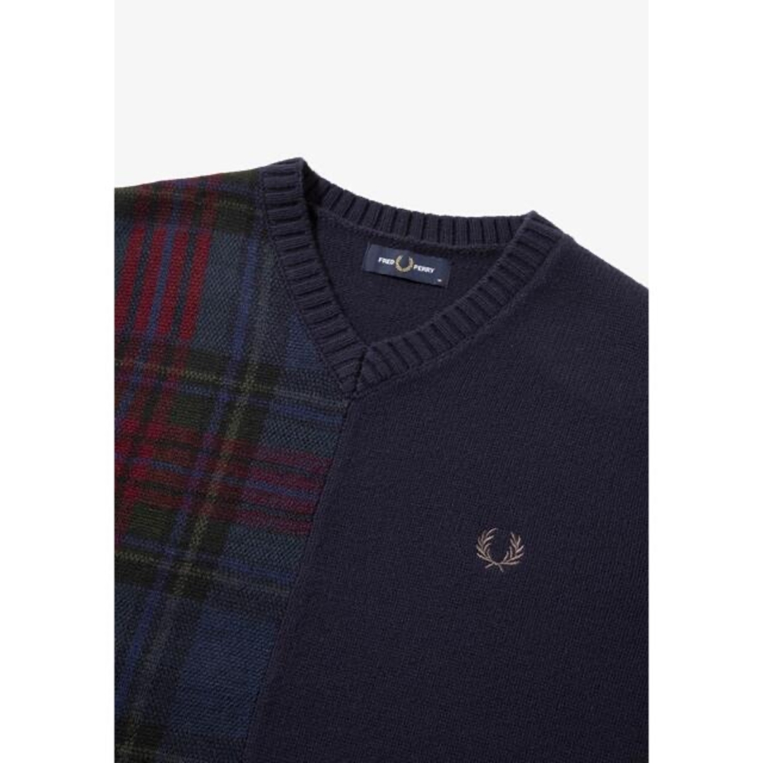 FRED PERRY(フレッドペリー)のPANELLED V NECK JUMPER fredperry メンズのトップス(ニット/セーター)の商品写真