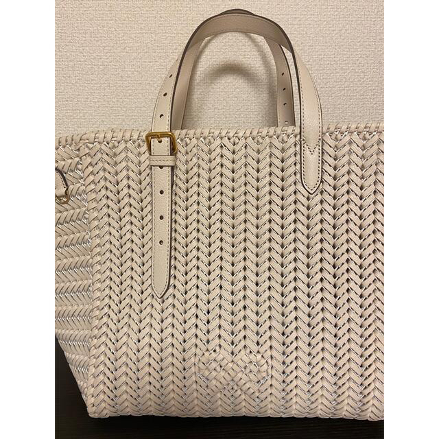 ANYA HINDMARCH(アニヤハインドマーチ)のNeeson Square Tote Anya Hindmarch 未使用 レディースのバッグ(トートバッグ)の商品写真