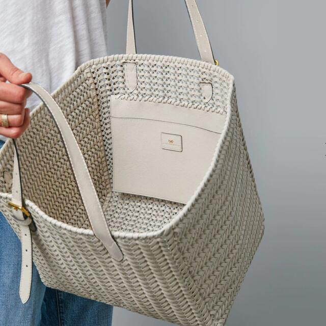 ANYA HINDMARCH - Neeson Square Tote Anya Hindmarch 未使用の通販 by