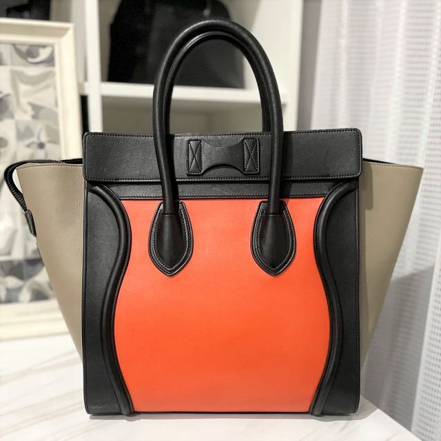 再×14入荷 《極美品》現行 CELINE ブギーバッグ 本革 ブラック | iuggu.ru