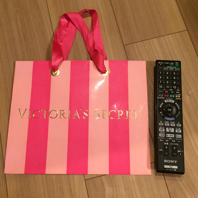 Victoria's Secret(ヴィクトリアズシークレット)のあっし様専用☺︎ヴィクトリアシークレット♡ショッパー レディースのバッグ(ショップ袋)の商品写真