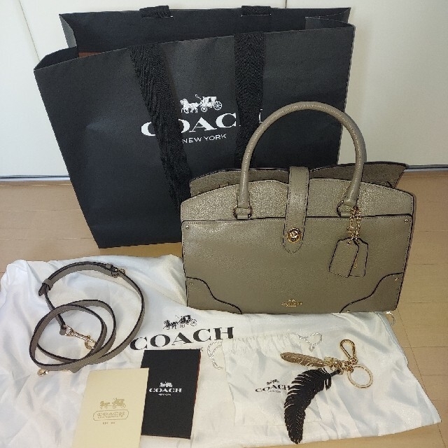 COACH - COACH☆新品未使用‼️ショルダーストラップつきバッグ+チャーム