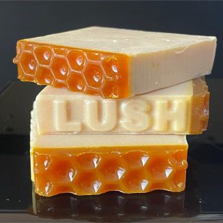 lush 大人気　みつばちマーチ　石鹸　ボディソープ 126g(ボディソープ/石鹸)