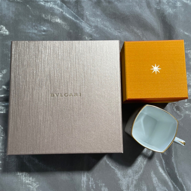 BVLGARI(ブルガリ)の新品＊未使用　BVLGARI  マグカップ　 インテリア/住まい/日用品のキッチン/食器(食器)の商品写真