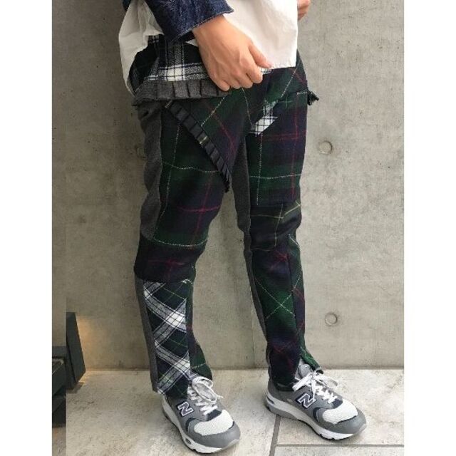 BEAMS(ビームス)のBEAMS BOY × HIGHLAND TWEEDS 再構築 パンツ レディースのパンツ(カジュアルパンツ)の商品写真