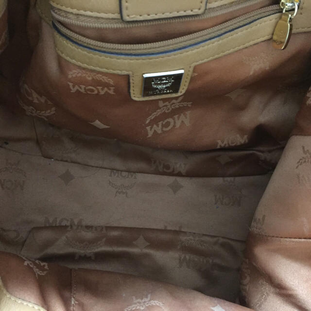 MCM(エムシーエム)のMCM 正規品 バッグ レディースのバッグ(ショルダーバッグ)の商品写真