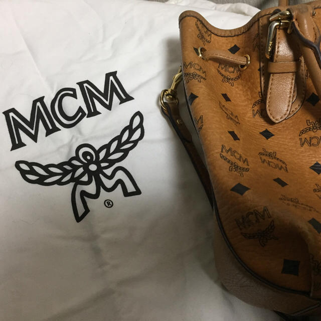 MCM(エムシーエム)のMCM 正規品 バッグ レディースのバッグ(ショルダーバッグ)の商品写真