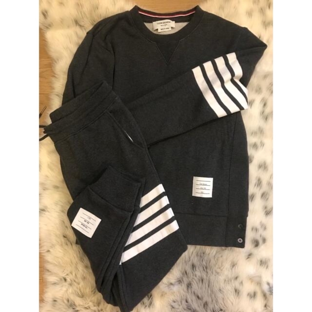 THOM BROWNE - THOM BROWNE. トムブラウン スウェット パンツ THOM BROWNE - THOM BROWNE. トムブラウン スウェット パンツ