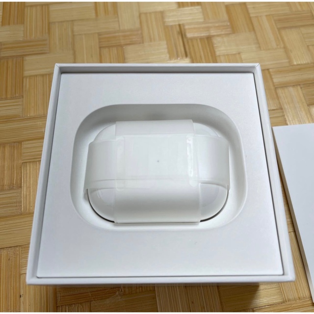 美品　Apple AirPods（第3世代）MagSafe充電ケース付き