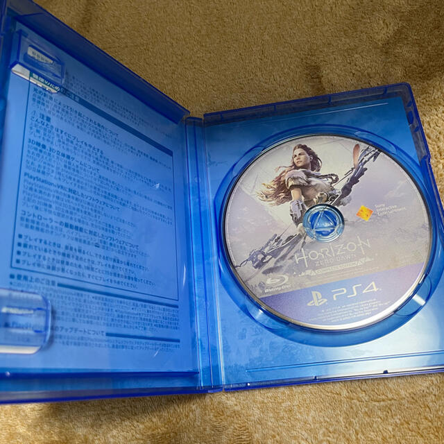 PlayStation4(プレイステーション4)の「Horizon Zero Dawn Complete Edition」 エンタメ/ホビーのゲームソフト/ゲーム機本体(家庭用ゲームソフト)の商品写真