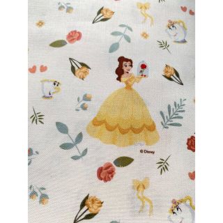 ディズニー(Disney)の新品🌹美女と野獣🌹輸入生地　白　綿100 45cmカット(生地/糸)