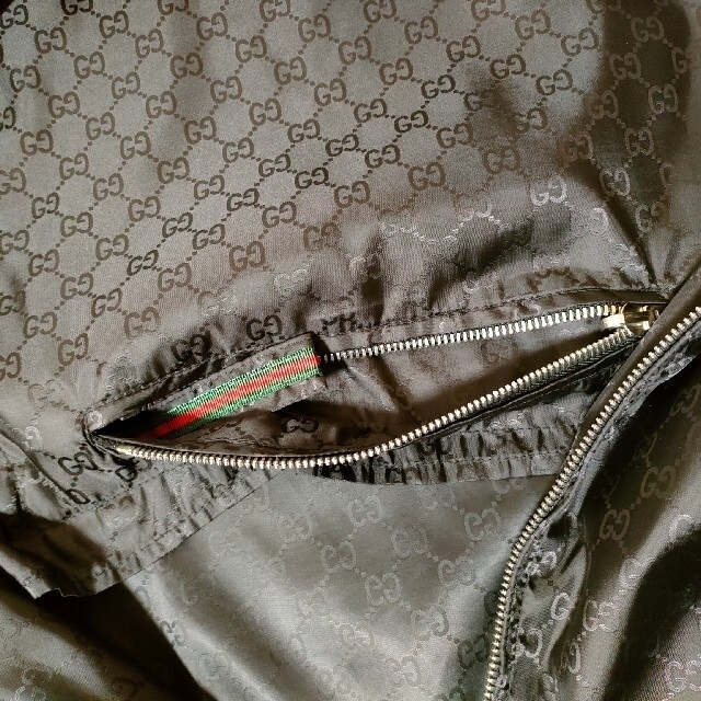 Gucci(グッチ)のGUCCI　ナイロン　ブルゾン　パーカー　GGスプリーム　シェリーライン メンズのジャケット/アウター(ブルゾン)の商品写真