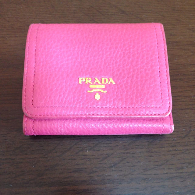 PRADA(プラダ)のプラダ 財布 ピンク レディースのファッション小物(財布)の商品写真