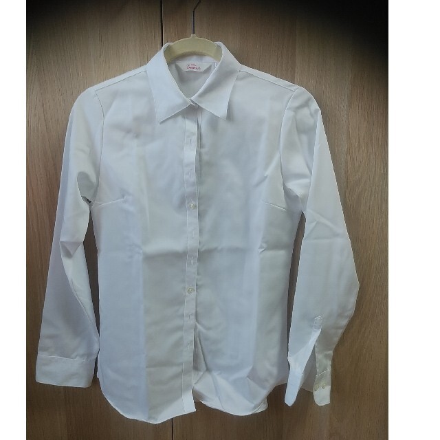 青山(アオヤマ)の青山　レディースワイシャツ　白 レディースのトップス(シャツ/ブラウス(長袖/七分))の商品写真