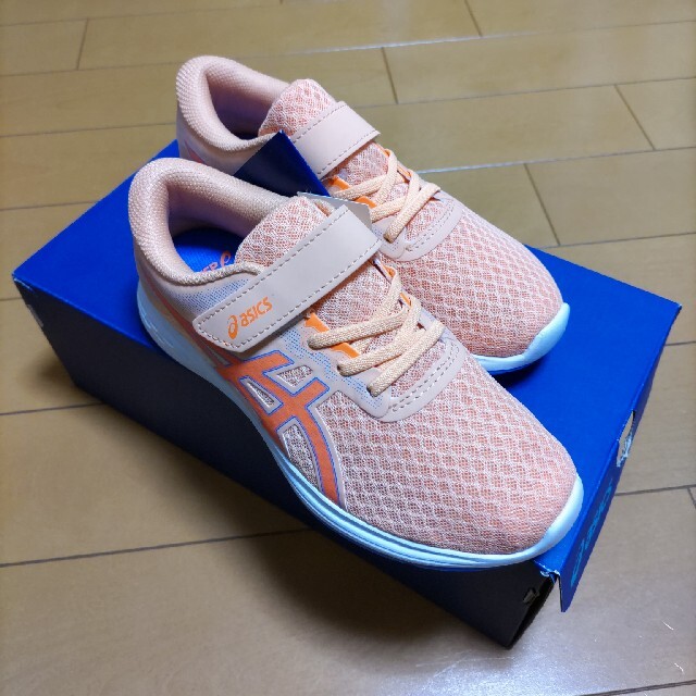 asics(アシックス)の子供用asics スニーカー キッズ/ベビー/マタニティのキッズ靴/シューズ(15cm~)(スニーカー)の商品写真