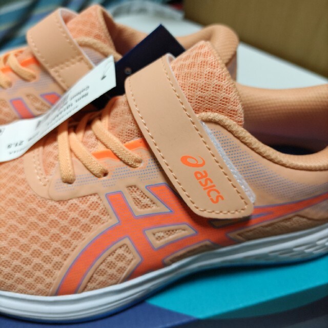 asics(アシックス)の子供用asics スニーカー キッズ/ベビー/マタニティのキッズ靴/シューズ(15cm~)(スニーカー)の商品写真