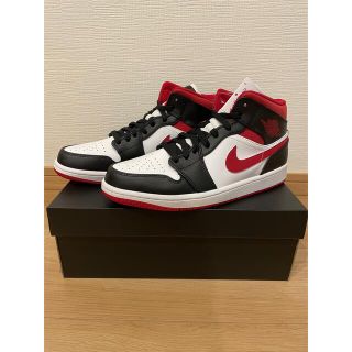 ナイキ(NIKE)のエアジョーダン1 ミッド 白 黒 赤 28センチ(スニーカー)