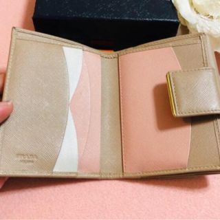 プラダ(PRADA)の美品PRADA二つ折り財布　プラダ (財布)