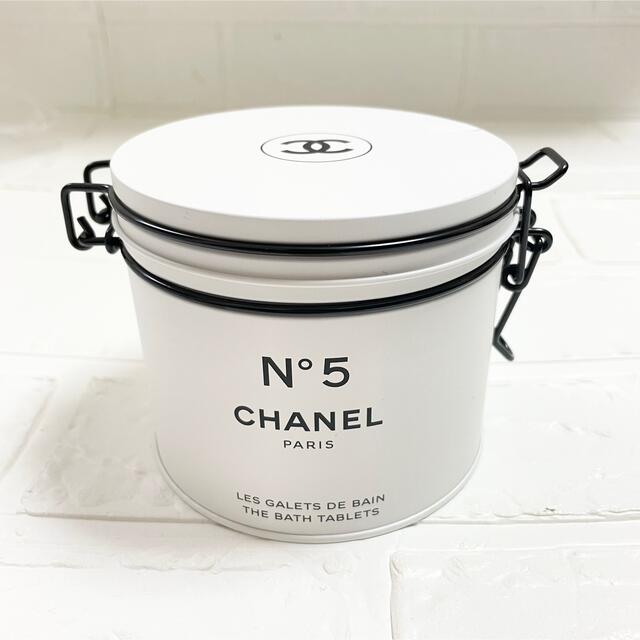 CHANEL(シャネル)のCHANEL シャネル　No.5 ザ バス タブレット ファクトリー5 限定 コスメ/美容のボディケア(入浴剤/バスソルト)の商品写真