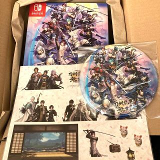 ニンテンドースイッチ(Nintendo Switch)の新品未開封　刀剣乱舞無双　スペシャルコレクションボックス　ビック缶バッジ特典付き(家庭用ゲームソフト)