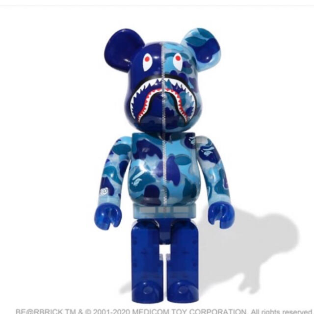 MEDICOM TOY(メディコムトイ)のBAPE CAMO SHARK BE@RBRICK 1000％　BLUE  エンタメ/ホビーのフィギュア(その他)の商品写真