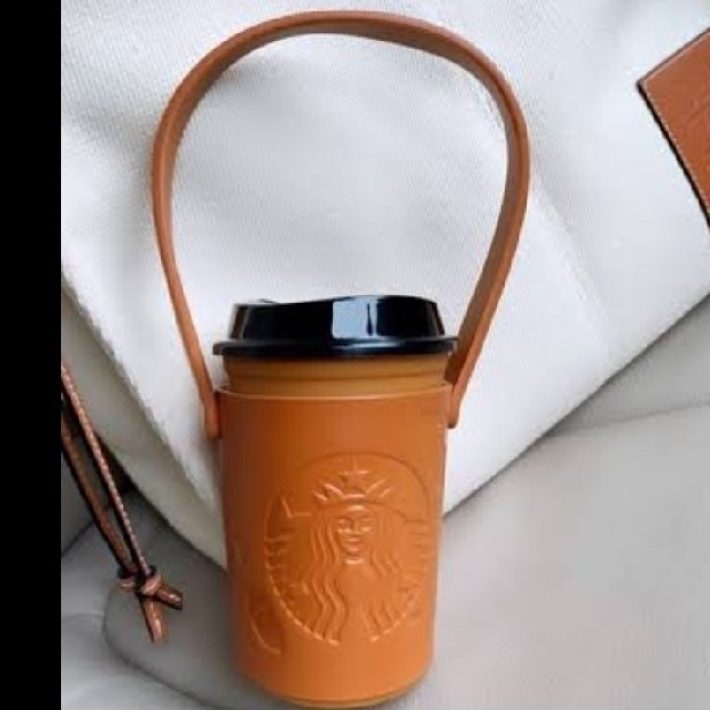 Starbucks Coffee(スターバックスコーヒー)の【2個】Starbucks ［スターバックス］ レザー調カップホルダー 茶色 エンタメ/ホビーのコレクション(ノベルティグッズ)の商品写真