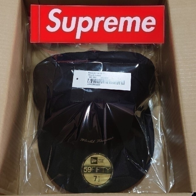 Supreme(シュプリーム)の新品 シュプリーム リバース ボックス ロゴ ニューエラ メンズの帽子(キャップ)の商品写真