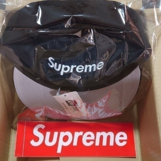 Supreme(シュプリーム)の新品 シュプリーム リバース ボックス ロゴ ニューエラ メンズの帽子(キャップ)の商品写真