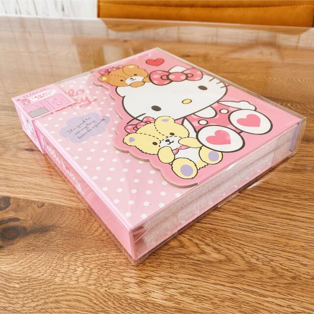 サンリオ(サンリオ)のHelloKitty フォトアルバム　新品未使用 キッズ/ベビー/マタニティのメモリアル/セレモニー用品(アルバム)の商品写真